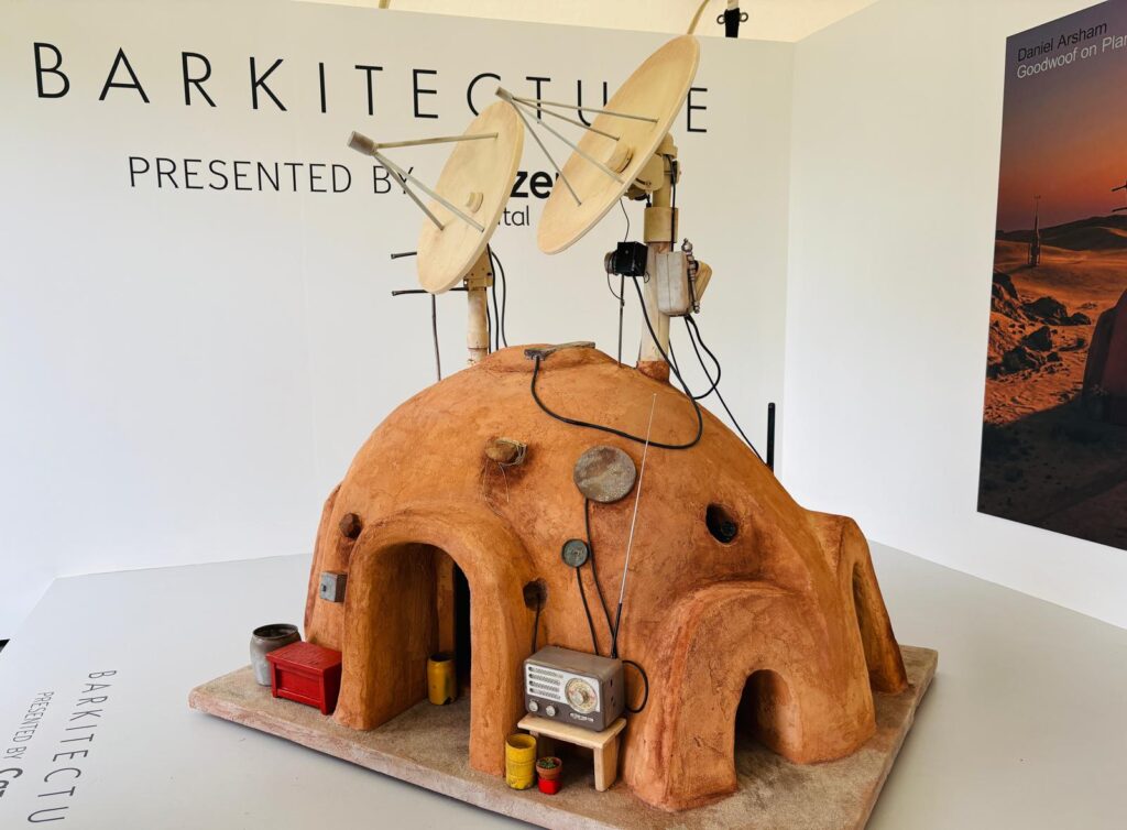 Lądownik księżycowy buda dla psa Moon Rover Hopkins Architects Goodwoof